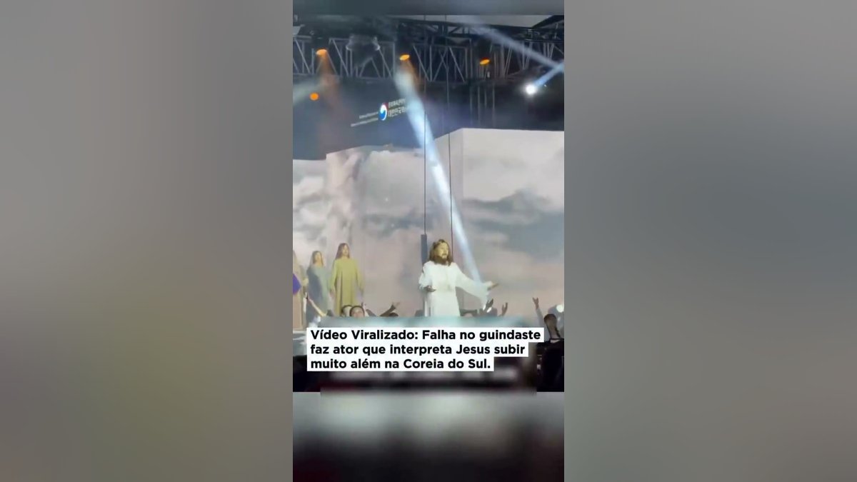 ASSISTA: falha em guindaste faz ator que interpretava Jesus subir descontroladamente durante encenação